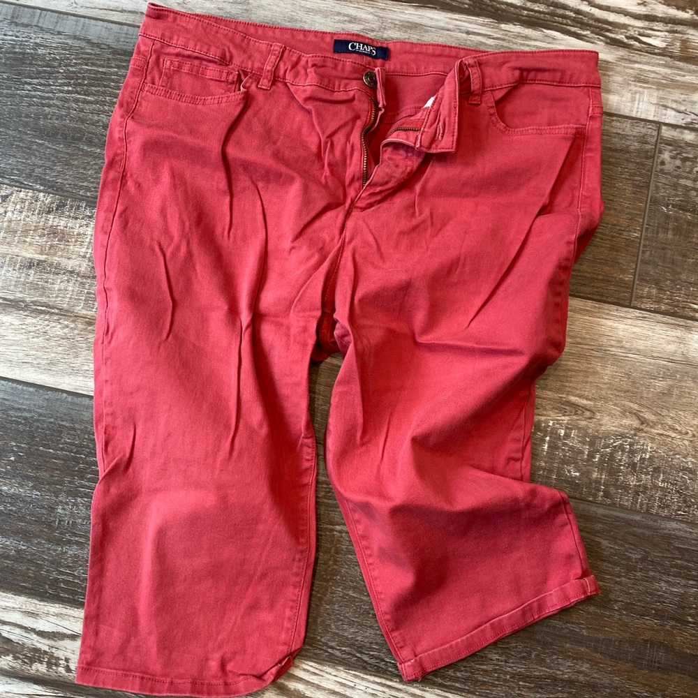CHAPS Woman’s denim capri. Pinkish/red color. Great condition.
